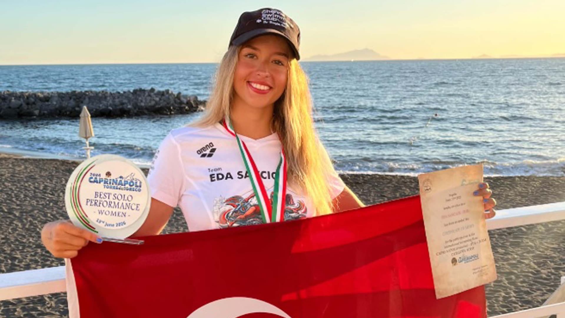 Eda Savcıgil, Catalina Kanalı geçişinde iki rekor kırdı