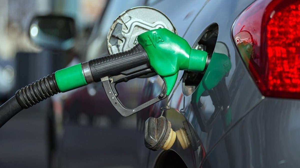 Motorinin litre fiyatına gece yarısı 4,95 lira indirim uygulandı
