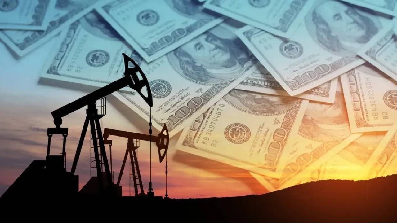 Jeopolitik riskler ve azalan stoklar petrolü 100 doların üzerinde tutuyor