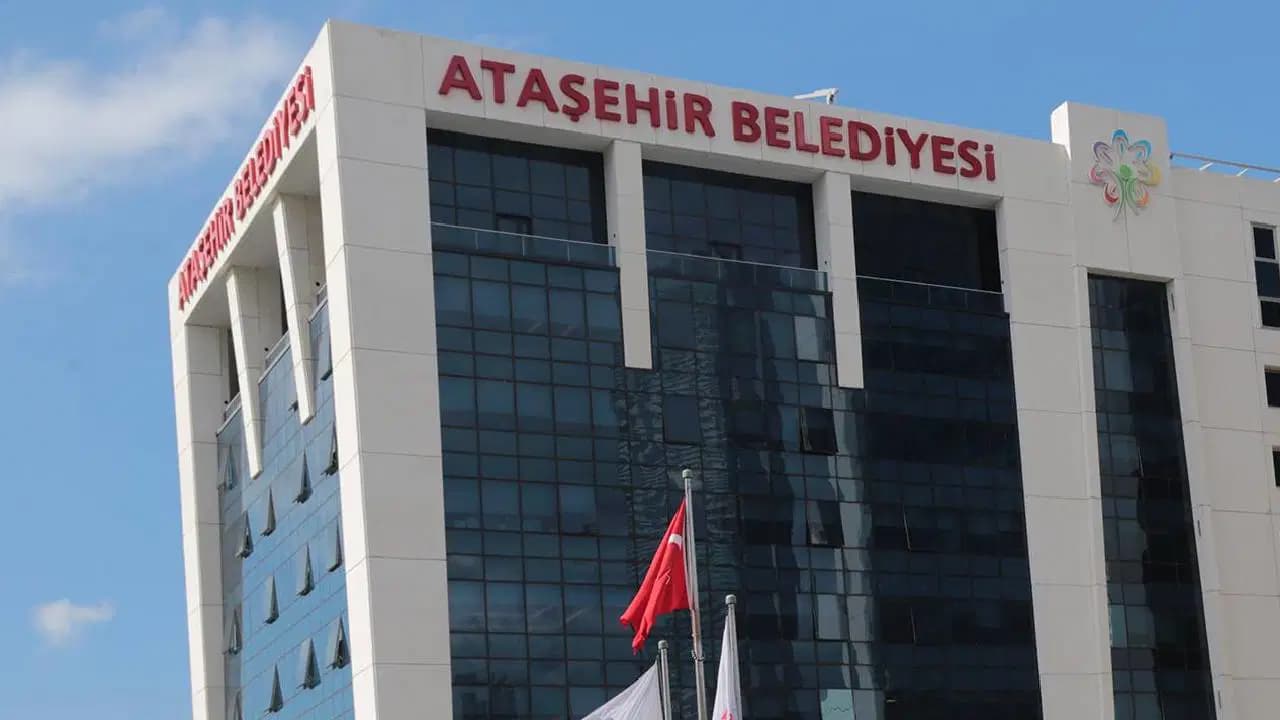 Ataşehir Belediyesi operasyonuna siyasilerden tepki: “Halkın iradesine müdahale” iddiası