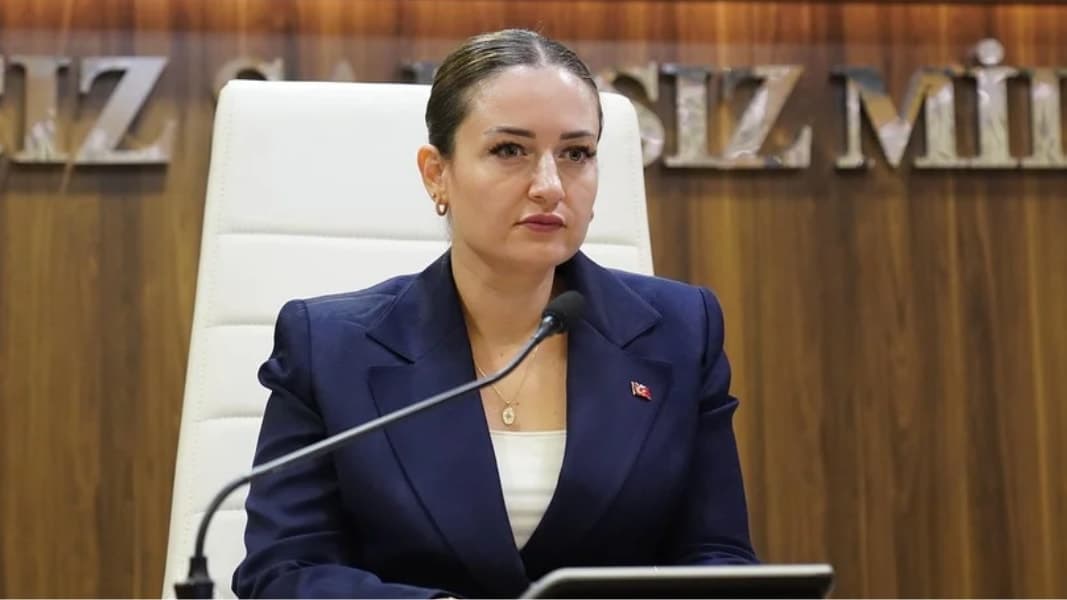 Antalya’da AK Parti’ye geçiş iddiası: Büşra Özdemir için tarih verildi
