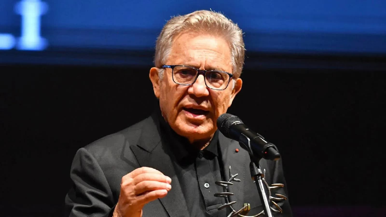 Zülfü Livaneli, Özgür Özel’e iki farklı eser önerdiğini açıkladı